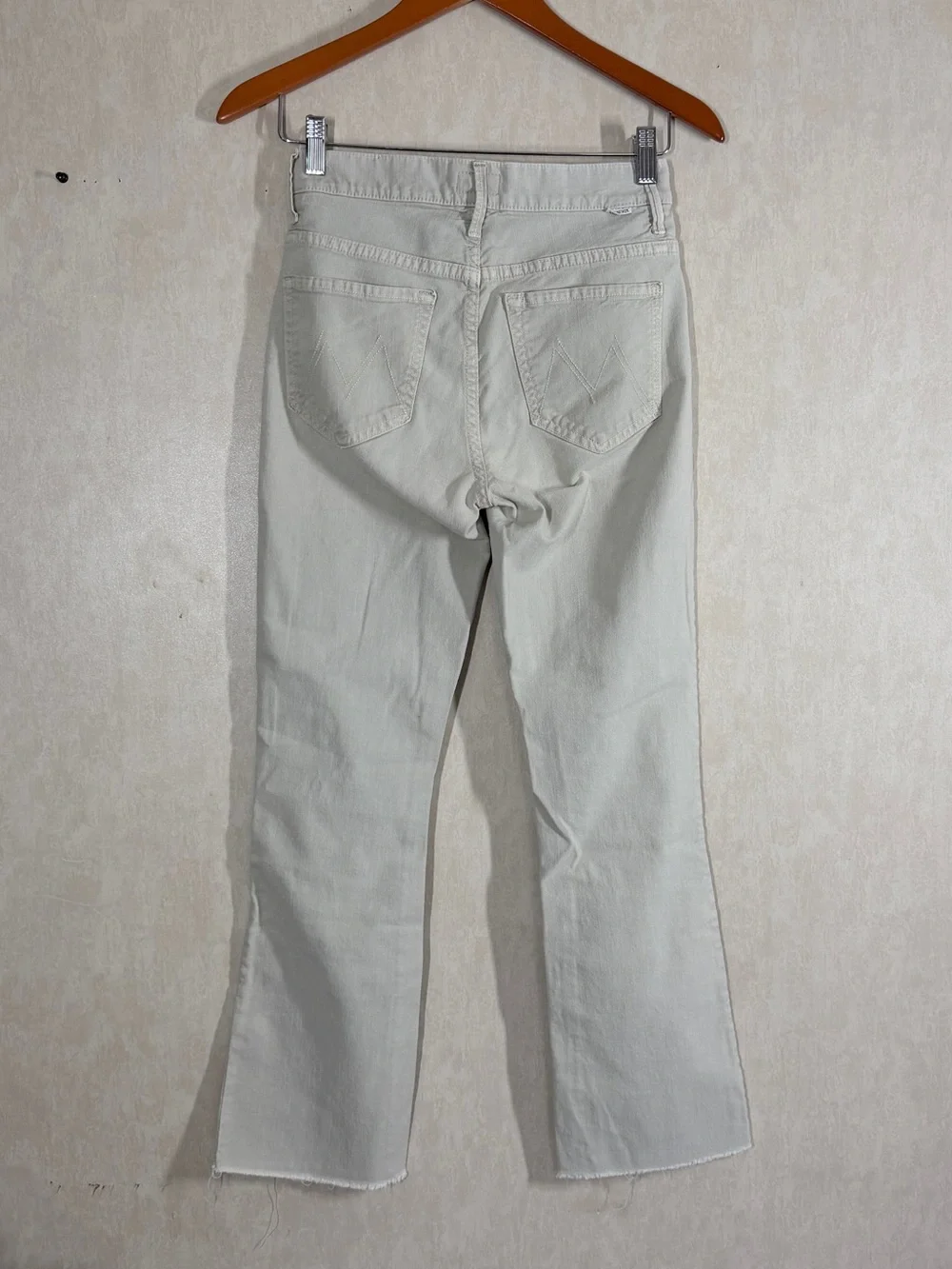 Mother Women’s The Insider Ankle Fray Pants in Chalk It Up Oxford Tan 27